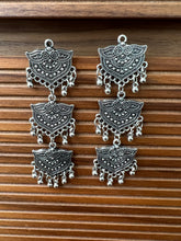 Silver hang bold earrings